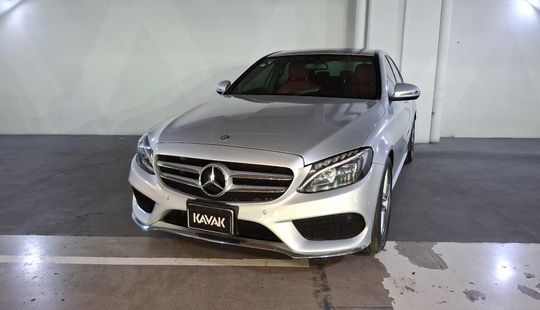 Mercedes Benz • Clase C