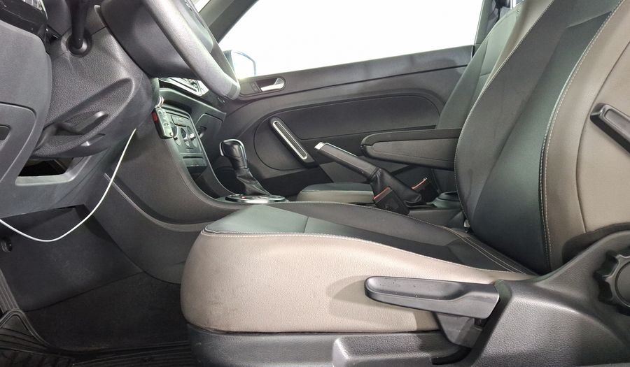 Volkswagen Beetle 2.5 TIPTRONIC Hatchback 2013