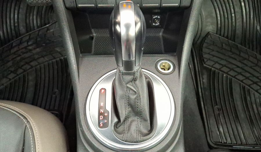 Volkswagen Beetle 2.5 TIPTRONIC Hatchback 2013