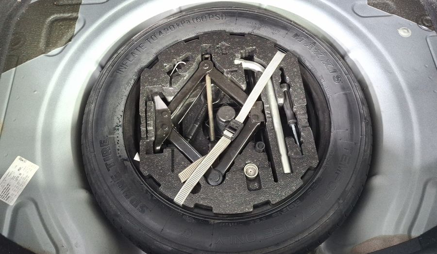 Volkswagen Beetle 2.5 TIPTRONIC Hatchback 2013