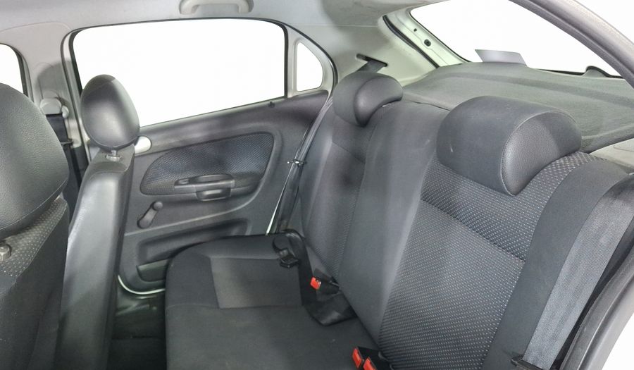 Volkswagen Gol 1.6 CL AC MT Hatchback 2015