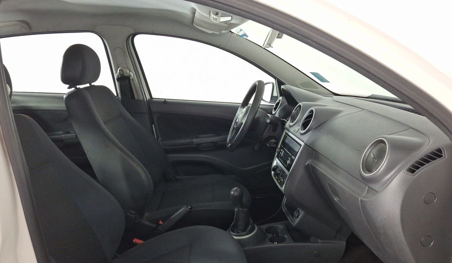 Volkswagen Gol 1.6 CL AC MT Hatchback 2015
