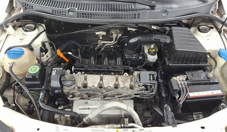 Volkswagen Gol 1.6 CL AC MT Hatchback 2015