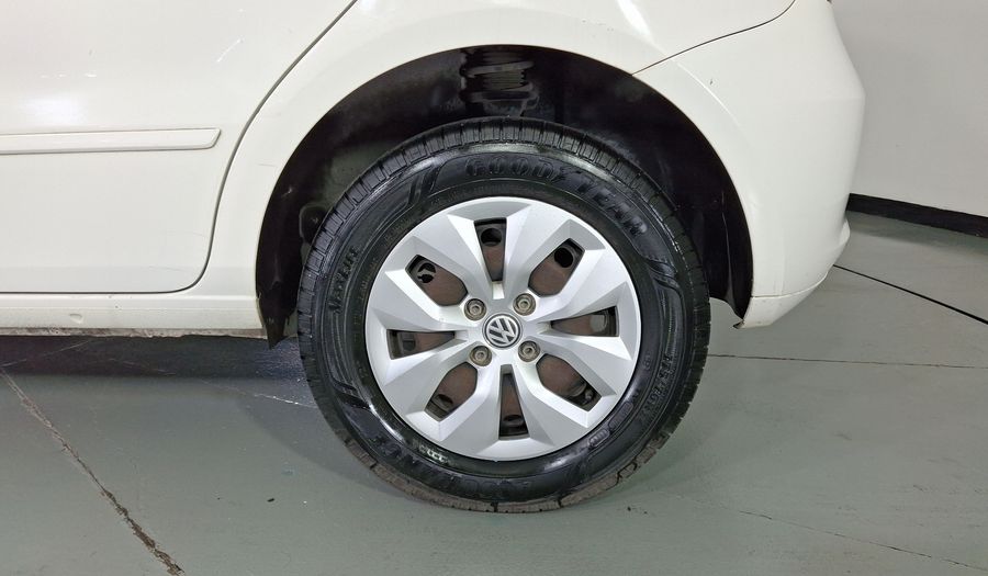 Volkswagen Gol 1.6 CL AC MT Hatchback 2015