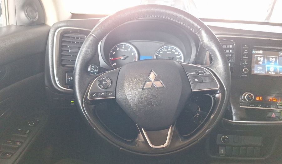 Mitsubishi Outlander 2.0 CVT GLX Suv 2023