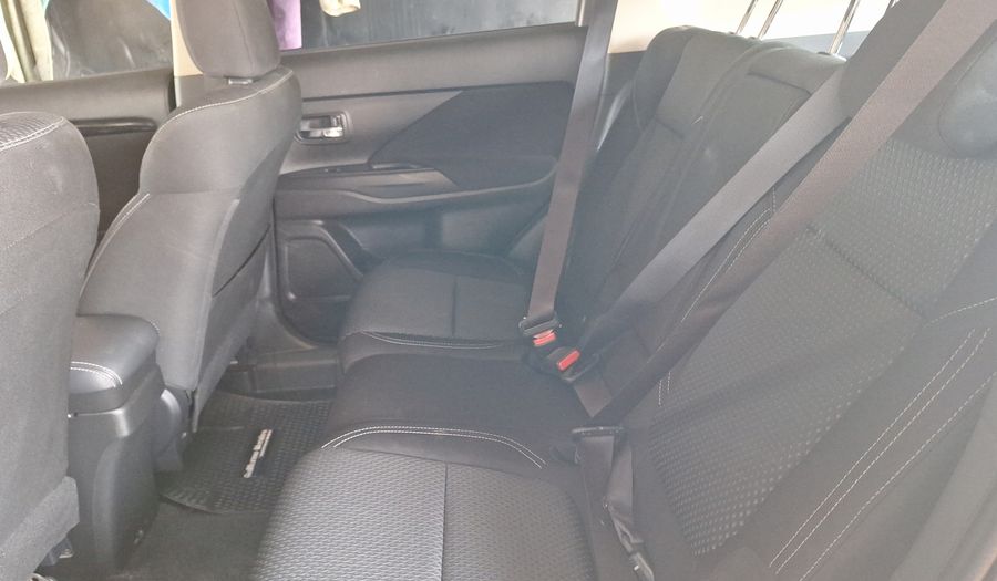 Mitsubishi Outlander 2.0 CVT GLX Suv 2023