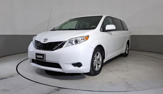 Toyota • Sienna