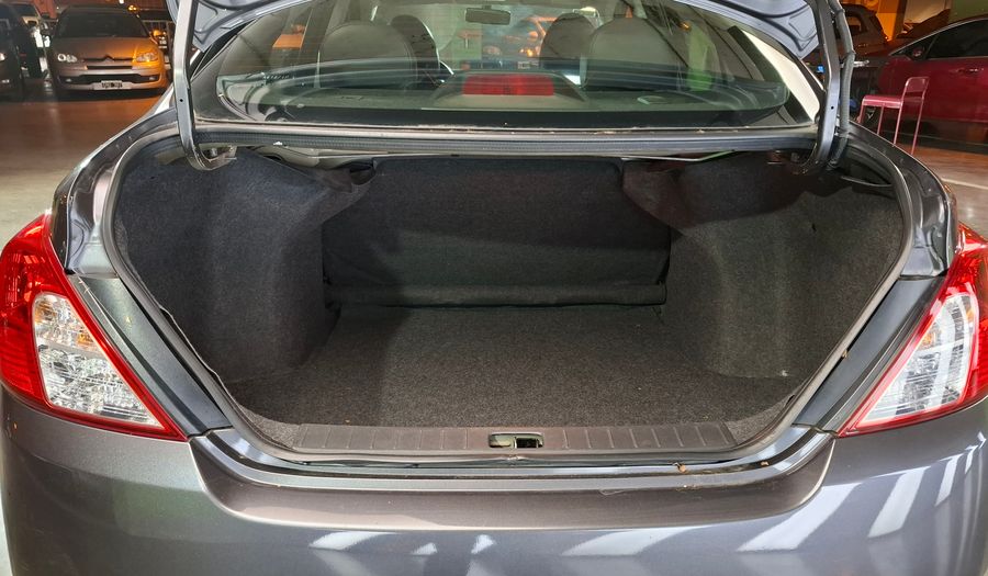 Nissan Versa 1.6 EXCLUSIVE CVT Sedan 2020