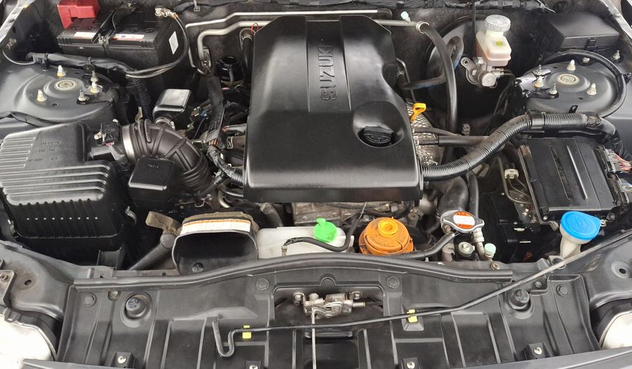 Suzuki Grand Vitara 2.4 L4 GL AT Suv 2013