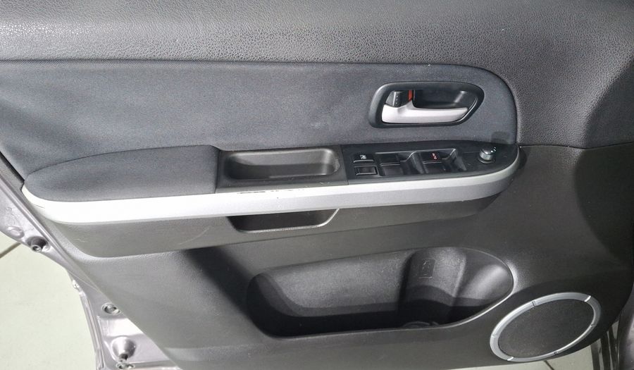 Suzuki Grand Vitara 2.4 L4 GL AT Suv 2013