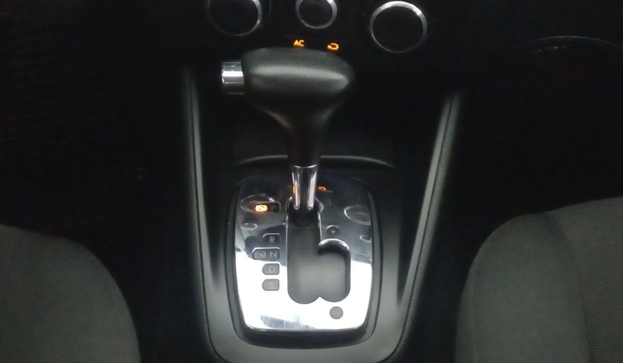 Volkswagen Jetta Clasico 2.0 CL TEAM TIPTRONIC Sedan 2013