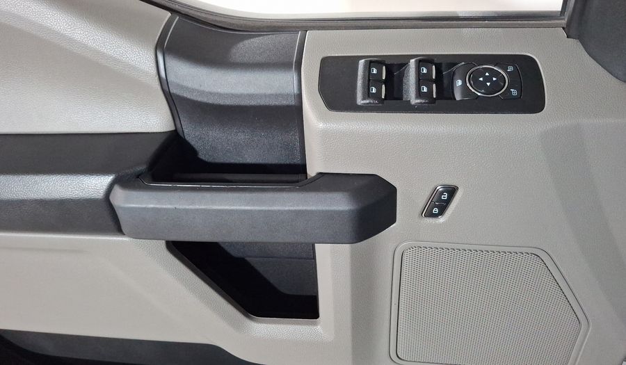 Ford F-150 5.0 V8 XL CREW CAB AUTO 4WD Pickup 2019