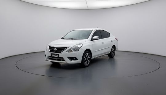 Nissan • Versa