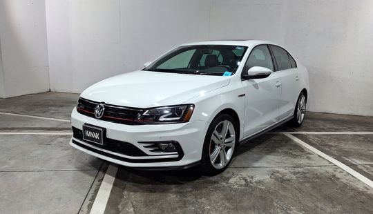 Volkswagen • Jetta