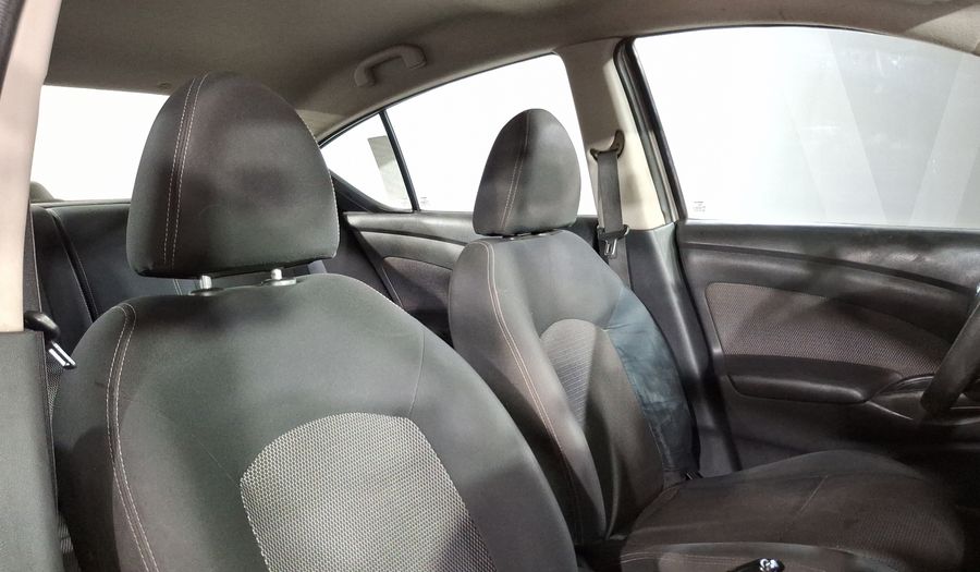 Nissan Versa 1.6 ADVANCE TA AC Sedan 2015