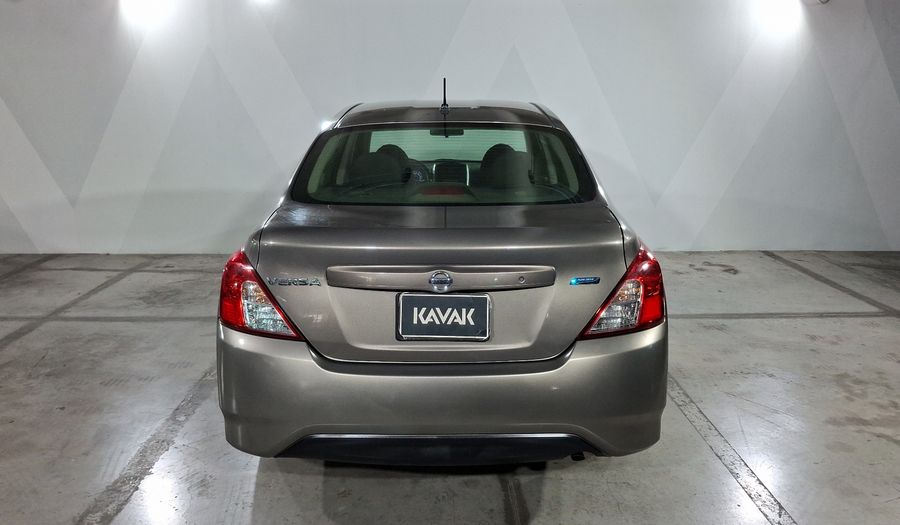 Nissan Versa 1.6 ADVANCE TA AC Sedan 2015