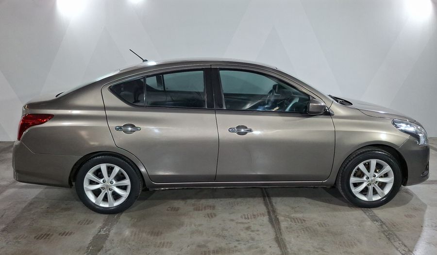 Nissan Versa 1.6 ADVANCE TA AC Sedan 2015