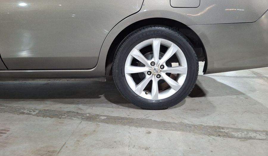 Nissan Versa 1.6 ADVANCE TA AC Sedan 2015