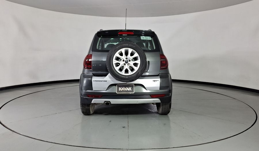 Volkswagen Crossfox 1.6 CROSSFOX BASE MT Hatchback 2014