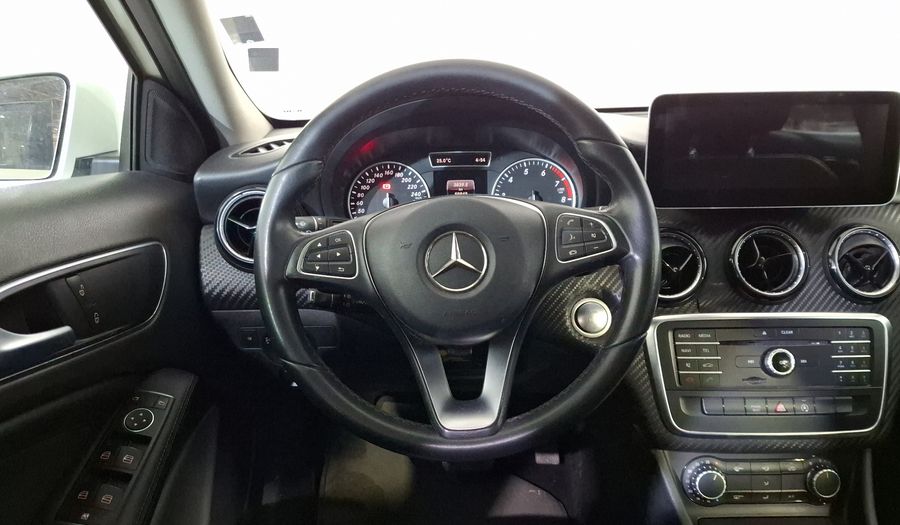 Mercedes Benz Clase Gla 1.6 GLA 180 CGI Suv 2017