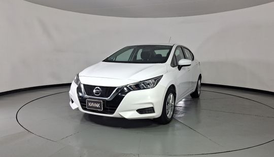 Nissan • Versa