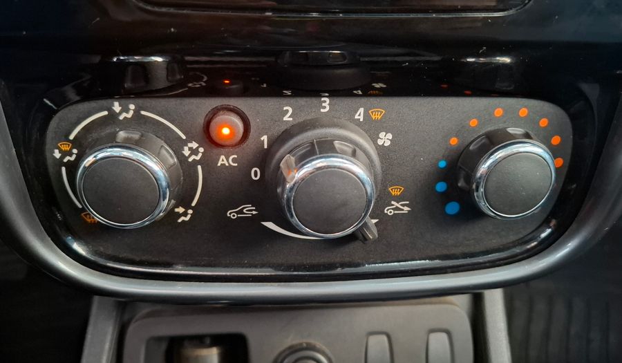 Renault Duster 2.0 PRIVILEGE MT 4X2 Suv 2012