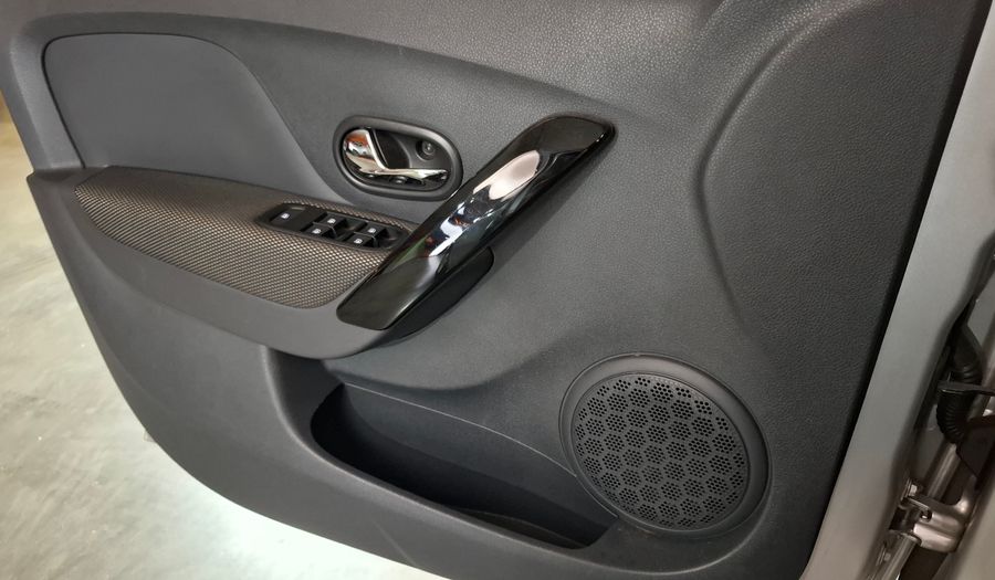 Renault Sandero 1.6 ZEN Hatchback 2020