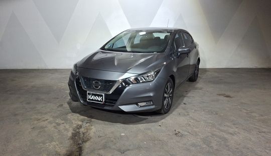 Nissan • Versa
