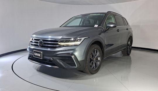 Volkswagen • Tiguan