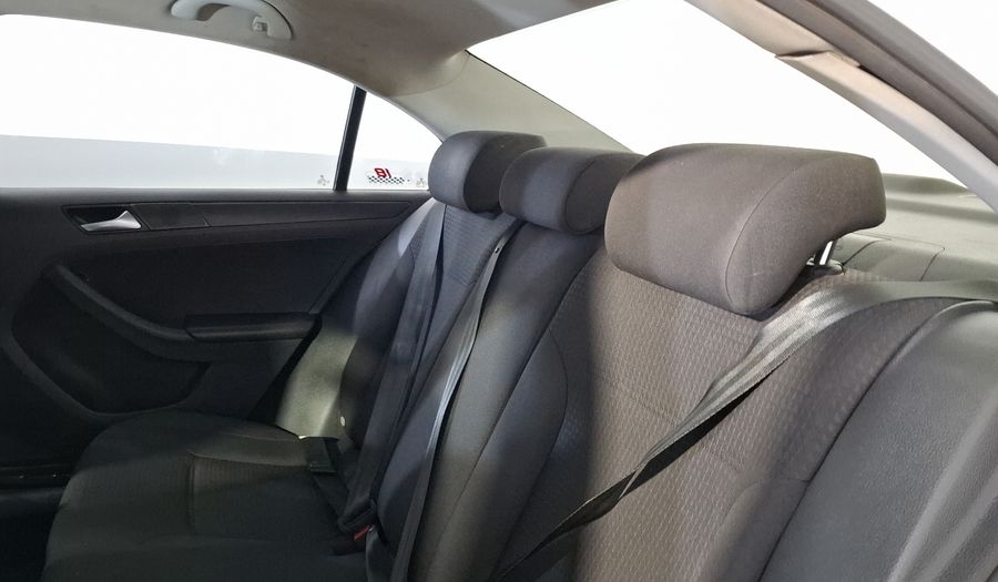 Volkswagen Jetta 2.0 MT Sedan 2016