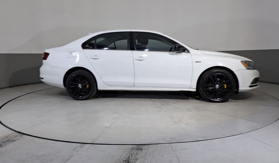 Volkswagen Jetta 2.0 MT Sedan 2016