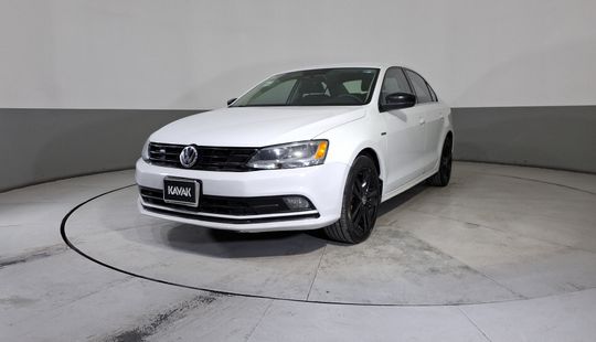 Volkswagen • Jetta