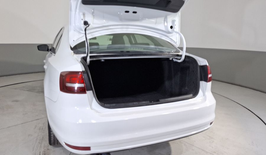 Volkswagen Jetta 2.0 MT Sedan 2016