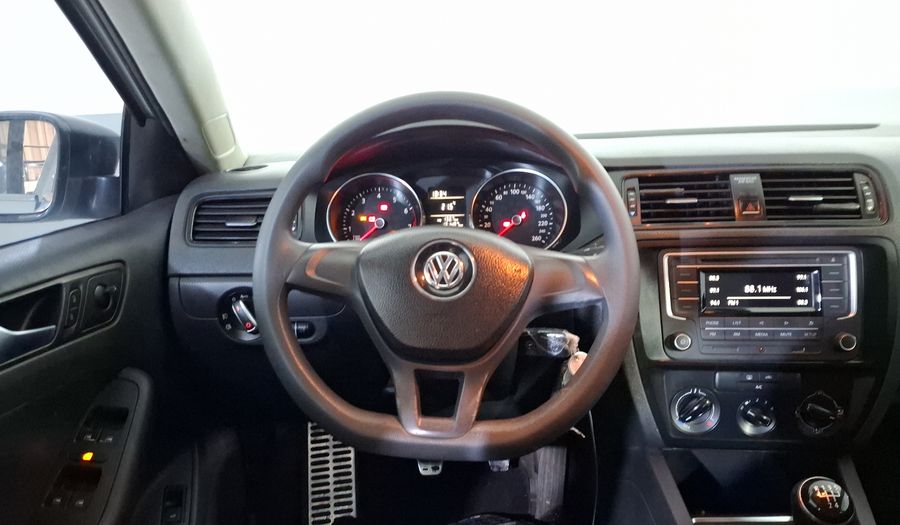 Volkswagen Jetta 2.0 MT Sedan 2016