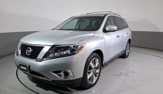 Nissan • Pathfinder