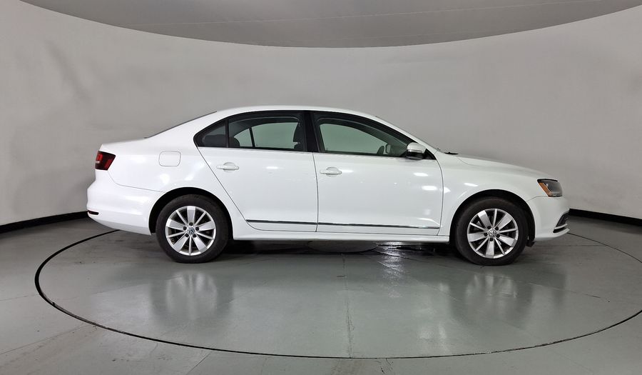 Volkswagen Jetta 2.5 COMFORTLINE TIP. BOLSAS AIRE DEL. Sedan 2018