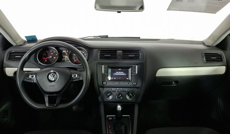 Volkswagen Jetta 2.5 COMFORTLINE TIP. BOLSAS AIRE DEL. Sedan 2018