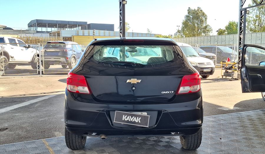 Chevrolet Onix 1.4 LT Hatchback 2016