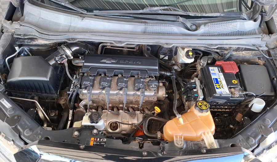 Chevrolet Onix 1.4 LT Hatchback 2016