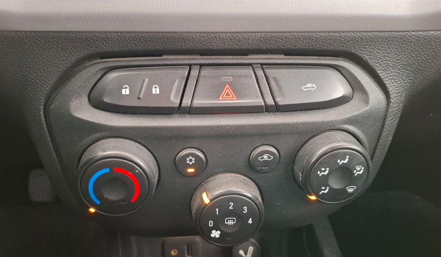 Chevrolet Onix 1.4 LT Hatchback 2016