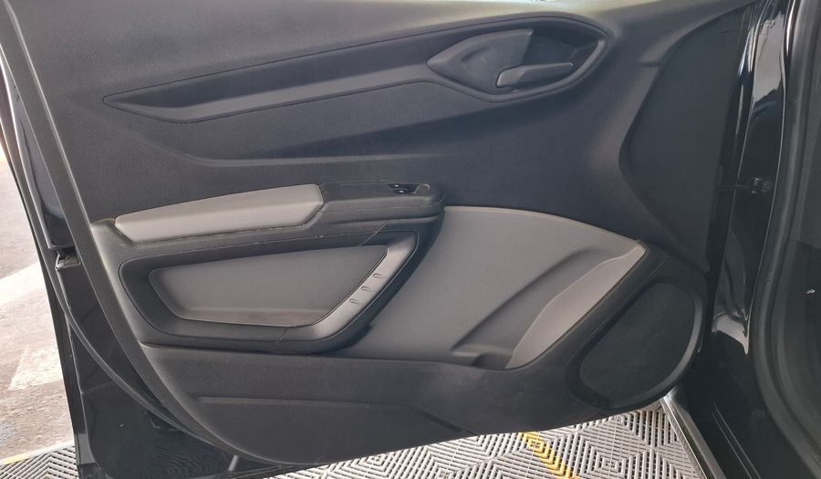 Chevrolet Onix 1.4 LT Hatchback 2016