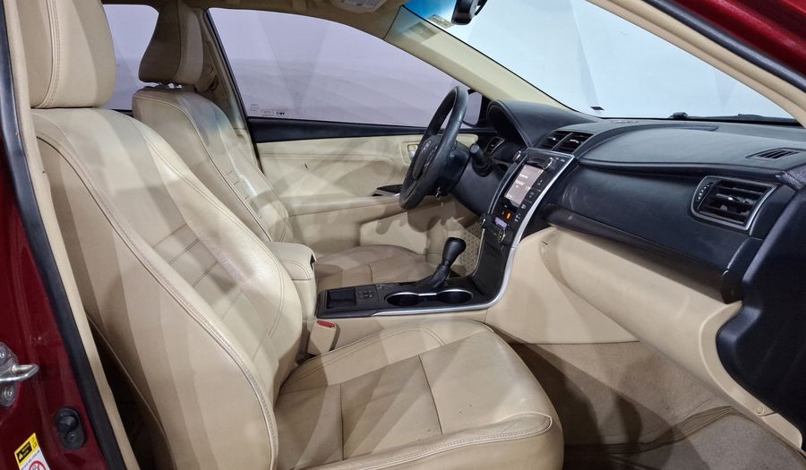 Toyota Camry 2.5 XLE NAVI L4 AT Sedan 2017