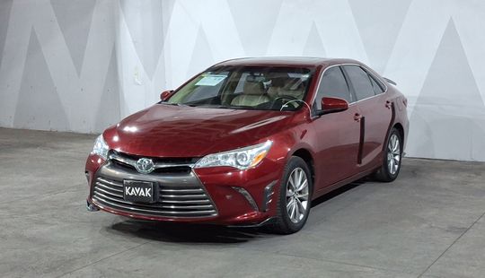 Toyota • Camry