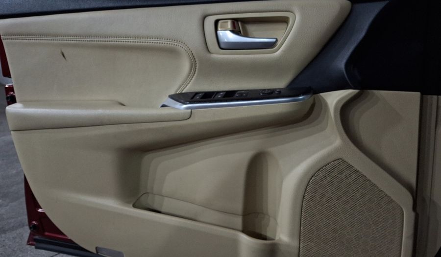 Toyota Camry 2.5 XLE NAVI L4 AT Sedan 2017