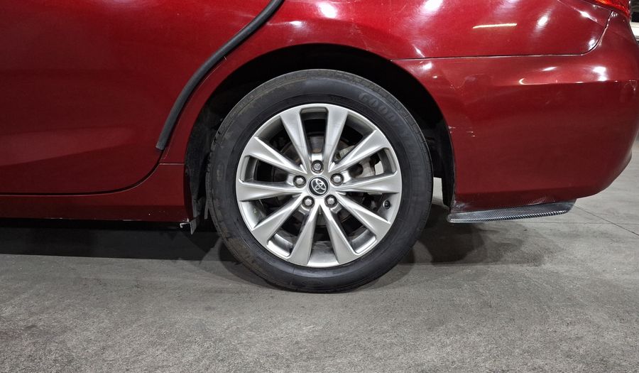 Toyota Camry 2.5 XLE NAVI L4 AT Sedan 2017