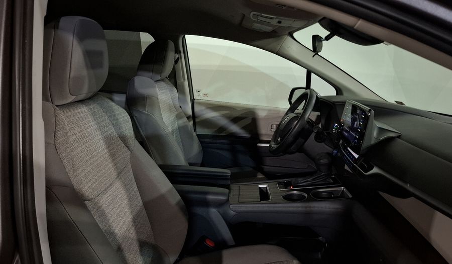 Toyota Sienna 2.5 HEV LE AUTO Minivan 2022