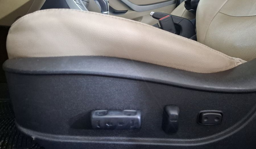 Hyundai Elantra 1.8 LIMITED TECH NAVI AT Sedan 2016