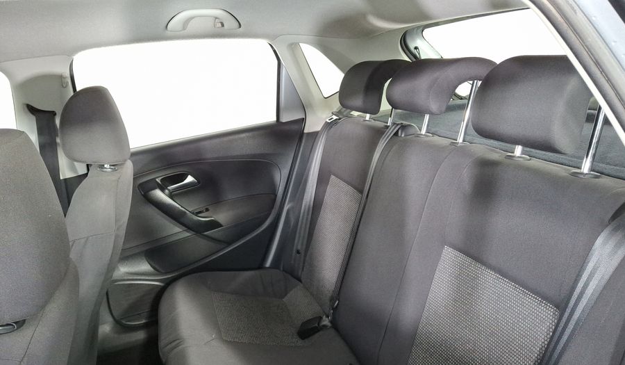 Volkswagen Polo 1.6 MT Hatchback 2015