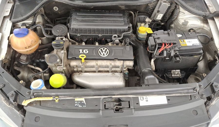 Volkswagen Polo 1.6 MT Hatchback 2015
