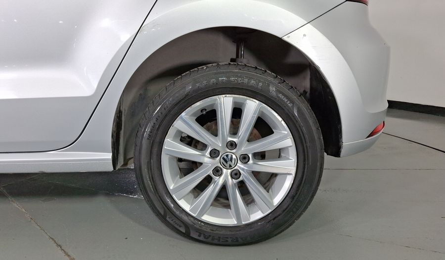 Volkswagen Polo 1.6 MT Hatchback 2015